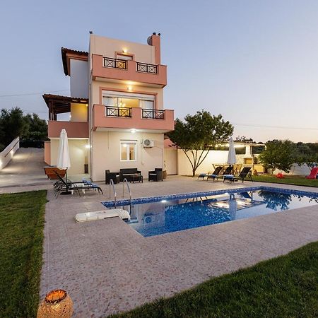 Marina Villa, A Nature Inspiring Retreat Perama  ภายนอก รูปภาพ